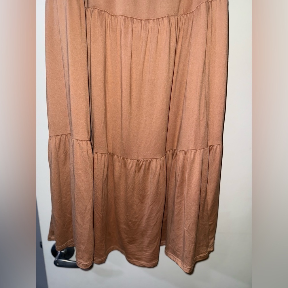 Heart Hips Tiered Maxi Skirt peach size medium - Picture 2 of 8
